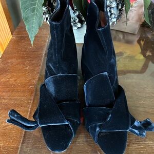 NO 21 Velvet Bootie New EU 40